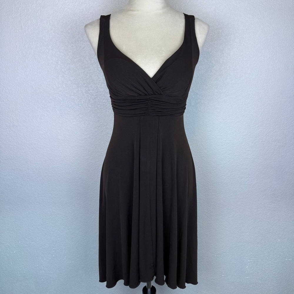 En Focus Studio Women's Chic Brown Ruched Asymmetrical V Neck Midi Dress Size 4 - Picture 2 of 9